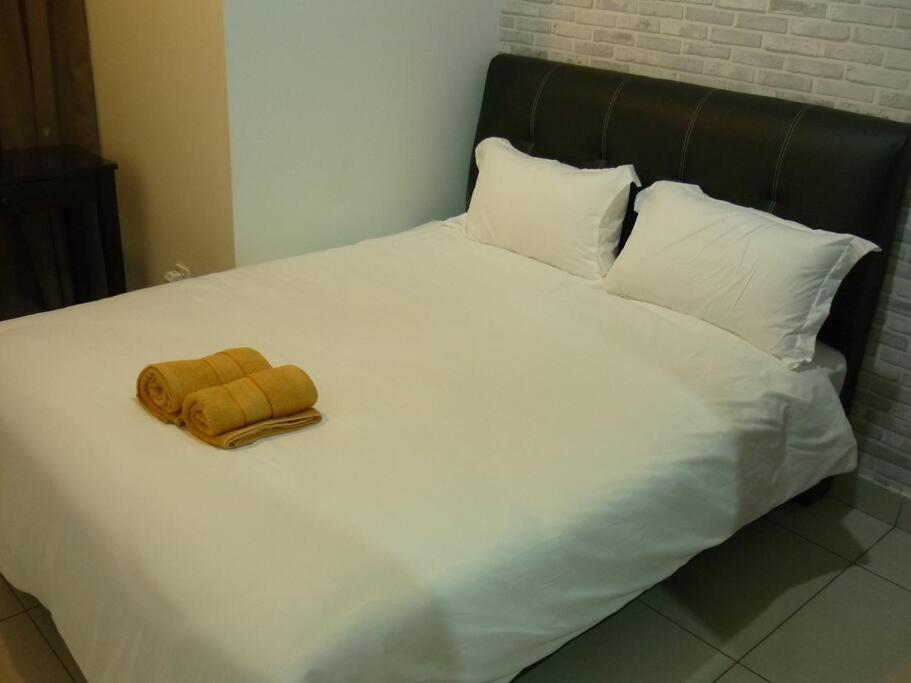2 Bedrooms & 2 Bathrooms Near New Gurney Bay George Town Bagian luar foto